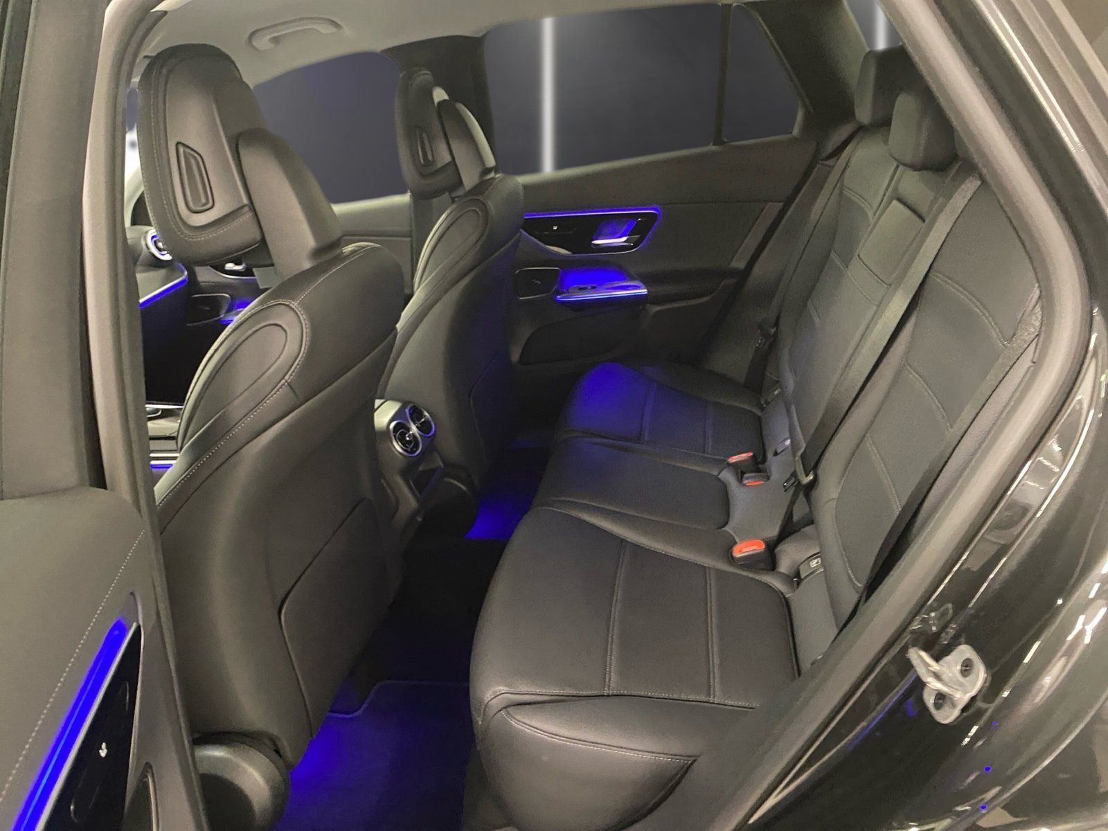 Fahrzeugabbildung Mercedes-Benz GLC 200 4M Avantgarde*AHK*Distr*360*DIGITAL*Memo