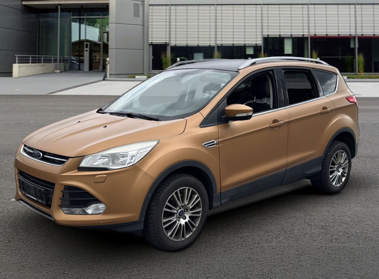 Ford Kuga - 1