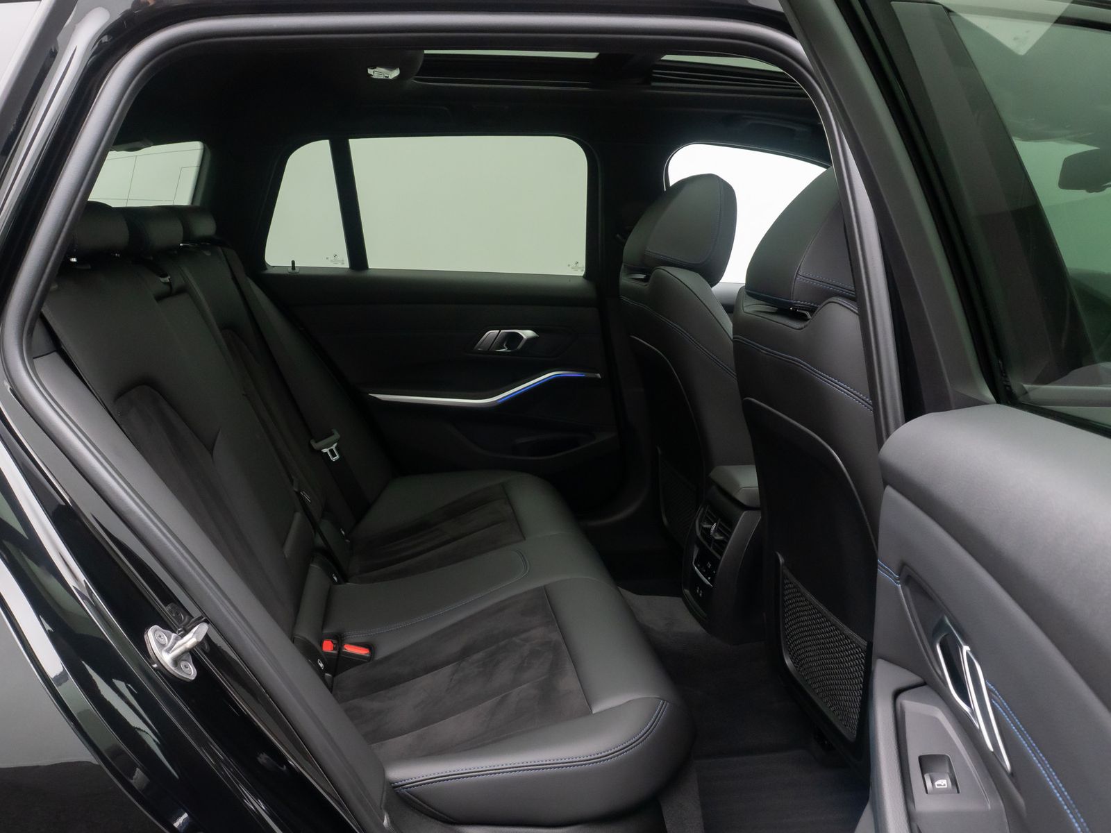 Fahrzeugabbildung BMW 320d M Sport Panorama DAB Laser HiFi Komfort