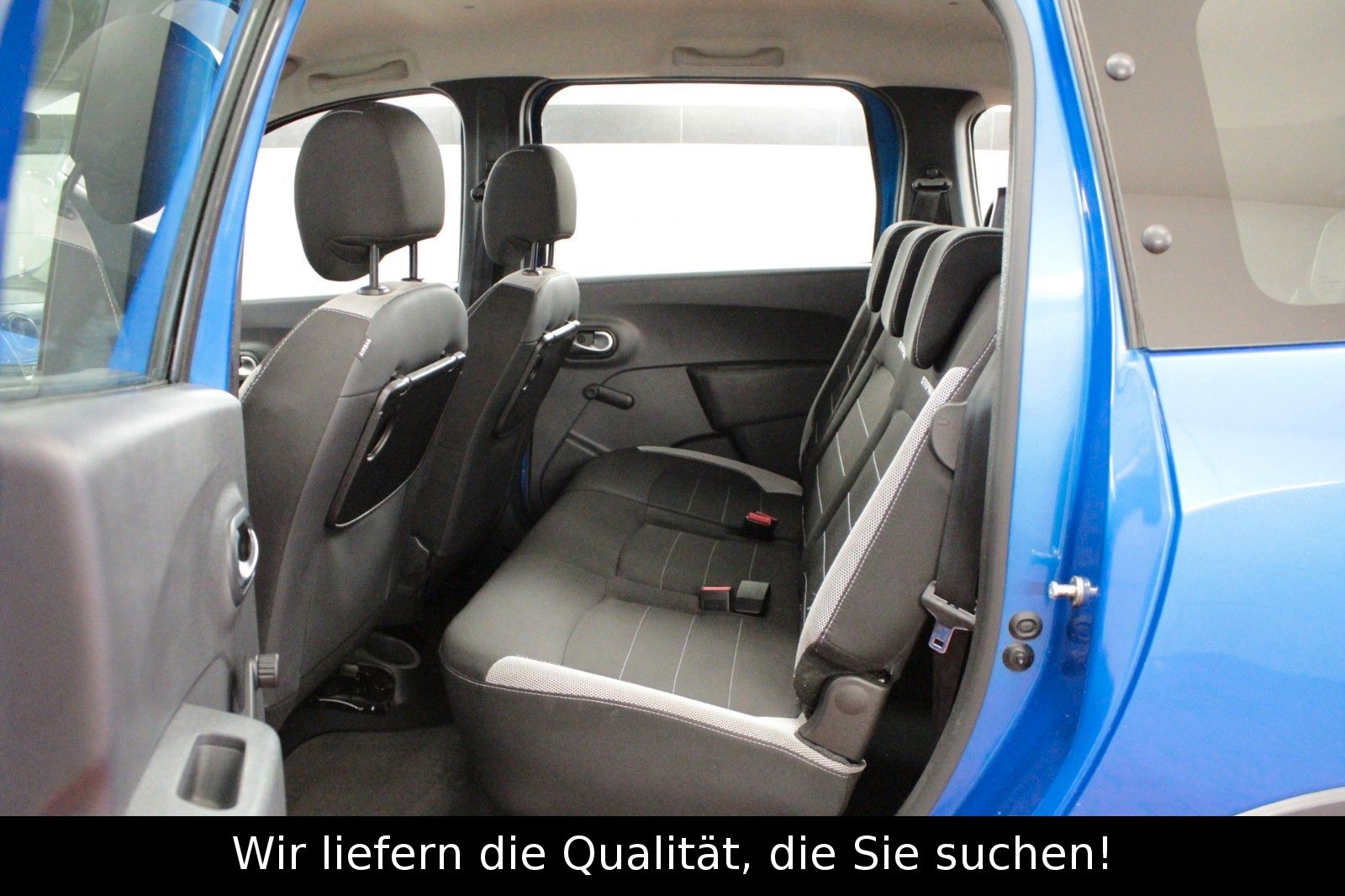 Fahrzeugabbildung Dacia Lodgy SCe 100 Stepway*7-Sitzer*Navi*