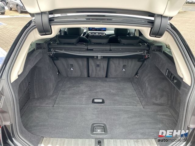 BMW 320 d Touring Curved ACC AHK Head Up Live Coc Pr