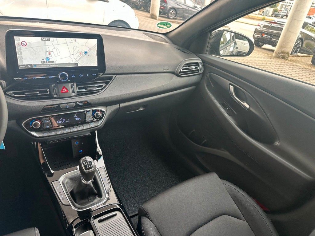Fahrzeugabbildung Hyundai i30 Advantage 1.0 T-GDI SH/PDC