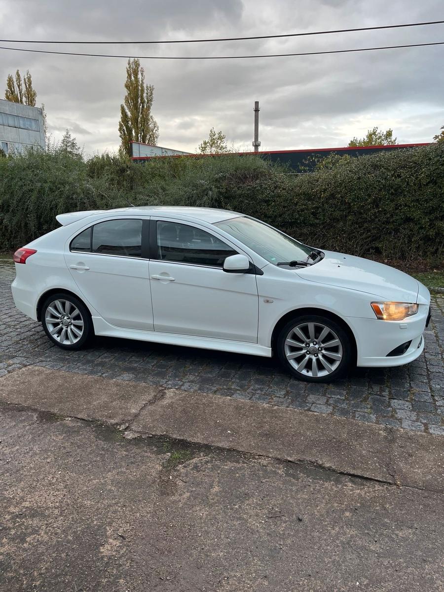 Mitsubishi Lancer