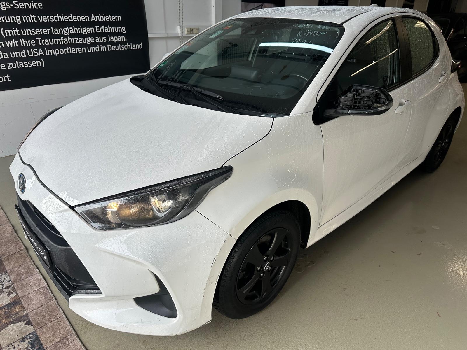 Toyota Yaris Hybrid Business Edition