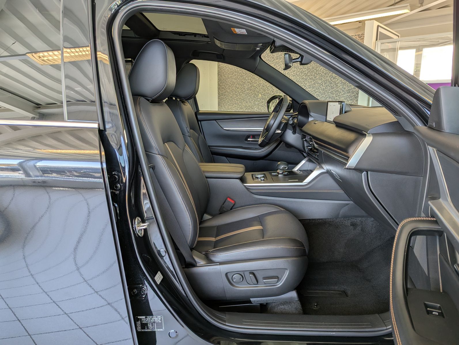 Fahrzeugabbildung Mazda CX-80 3.3L E-SKYACTIV D 254 HOMURA+ 6-Sitze Pano