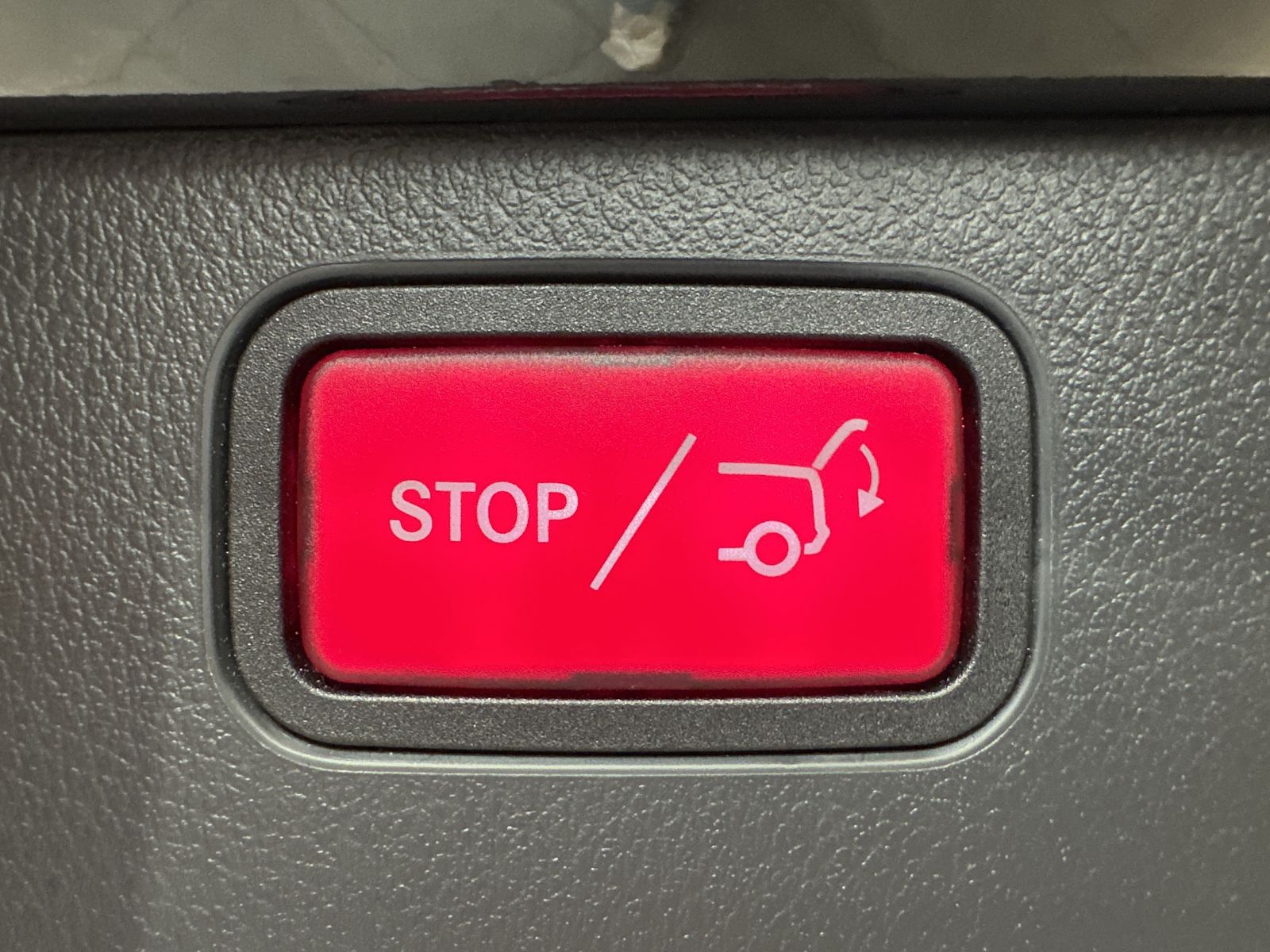 Fahrzeugabbildung Mercedes-Benz C 220d T Avantgarde NAV+LED+AHK+KAM+PANO+V-COCK