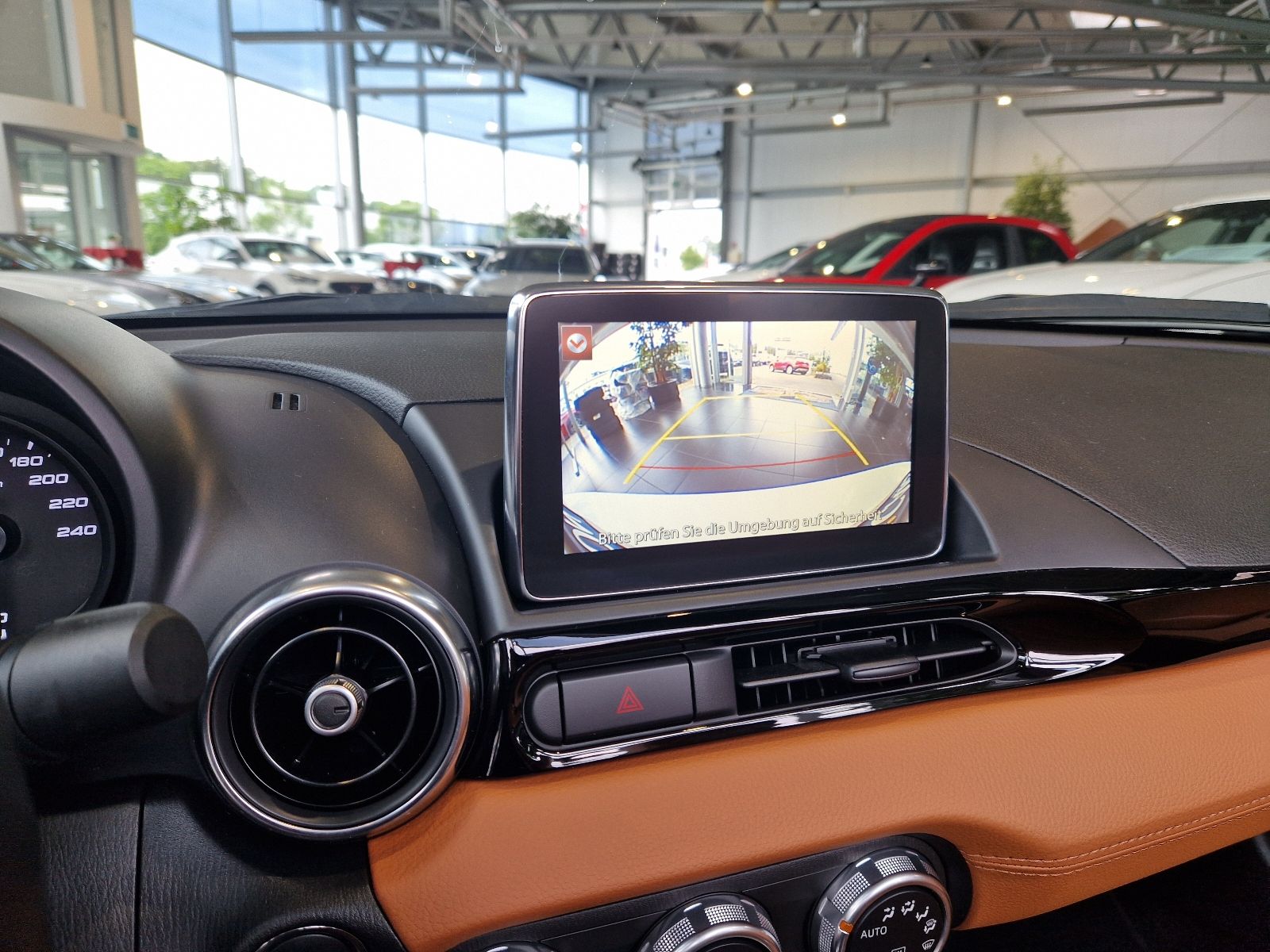 Fahrzeugabbildung Fiat 124 Spider Lusso LEDER NAV SHZ RFK ALU