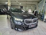 BMW 520 i M Sport/MwSt./LED Aktiv/Memory/NEUWERTIG - BMW 520 mit Benzin-Antrieb: Automatik