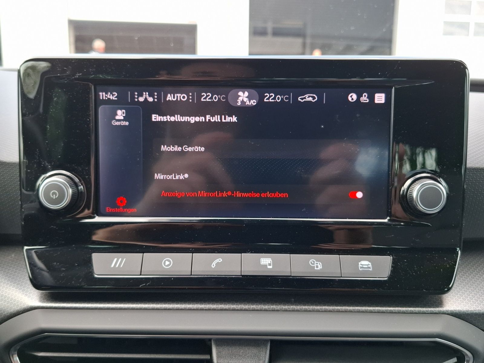 Fahrzeugabbildung SEAT Leon TSI Style LED CarPlay ACC RFK SH