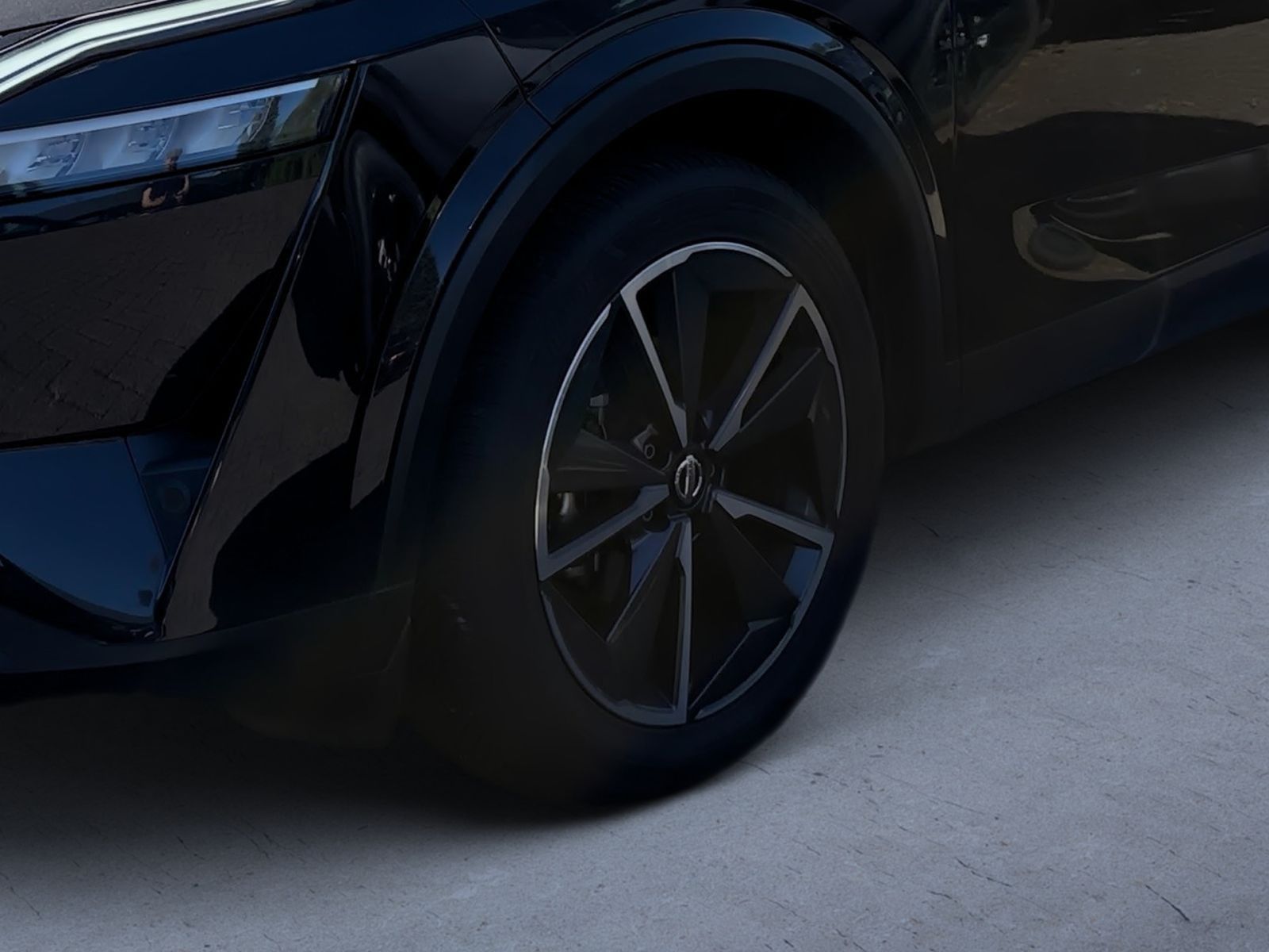 Fahrzeugabbildung Nissan Qashqai 1.3 DIG-T Tekna*Navi*AHK*360°Kamera*SHZ*