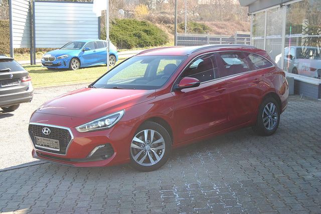 Hyundai i30 1.4 T-GDI Style Kombi.Autom.LED.Navi.8xRäder