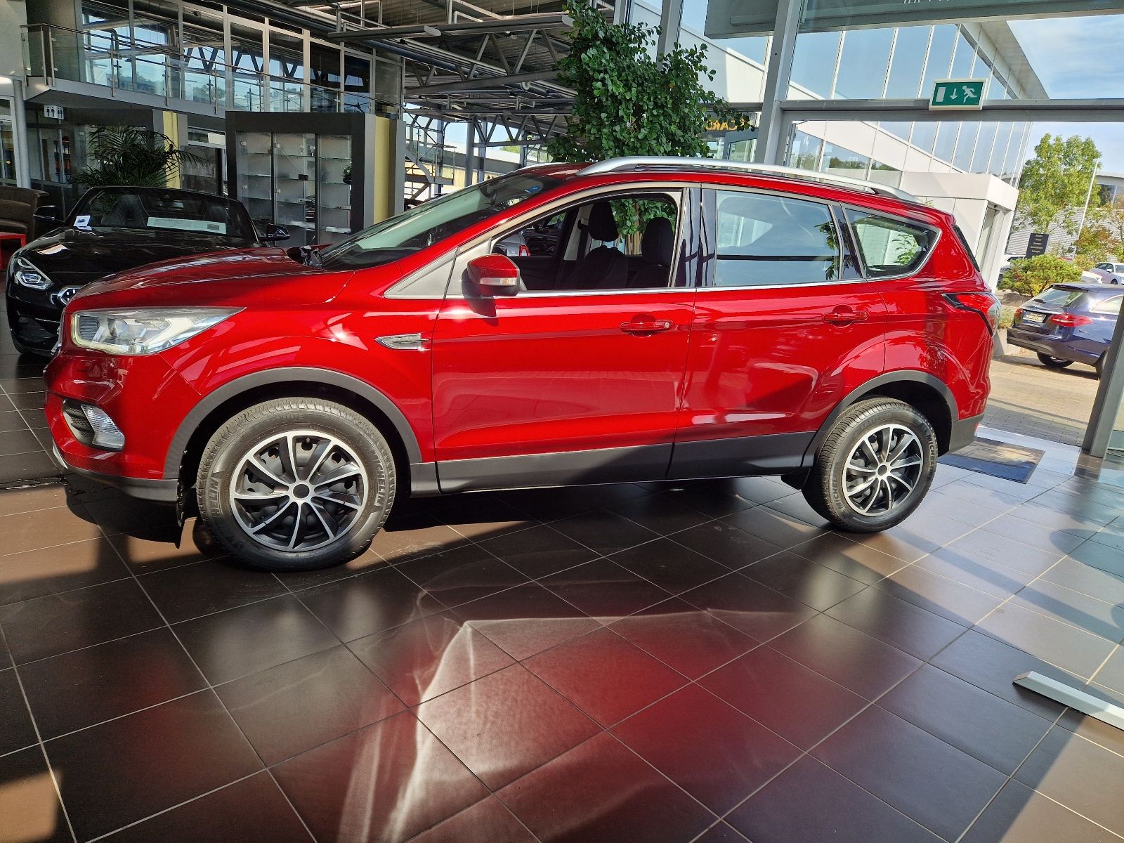 Fahrzeugabbildung Ford Kuga Cool & Connect KLIMA NAV SHZ PDC