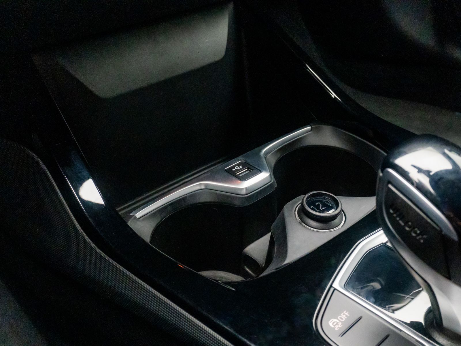 Fahrzeugabbildung BMW 120i M Sport DAB Kamera Geschwin CokpitPr 18Zoll