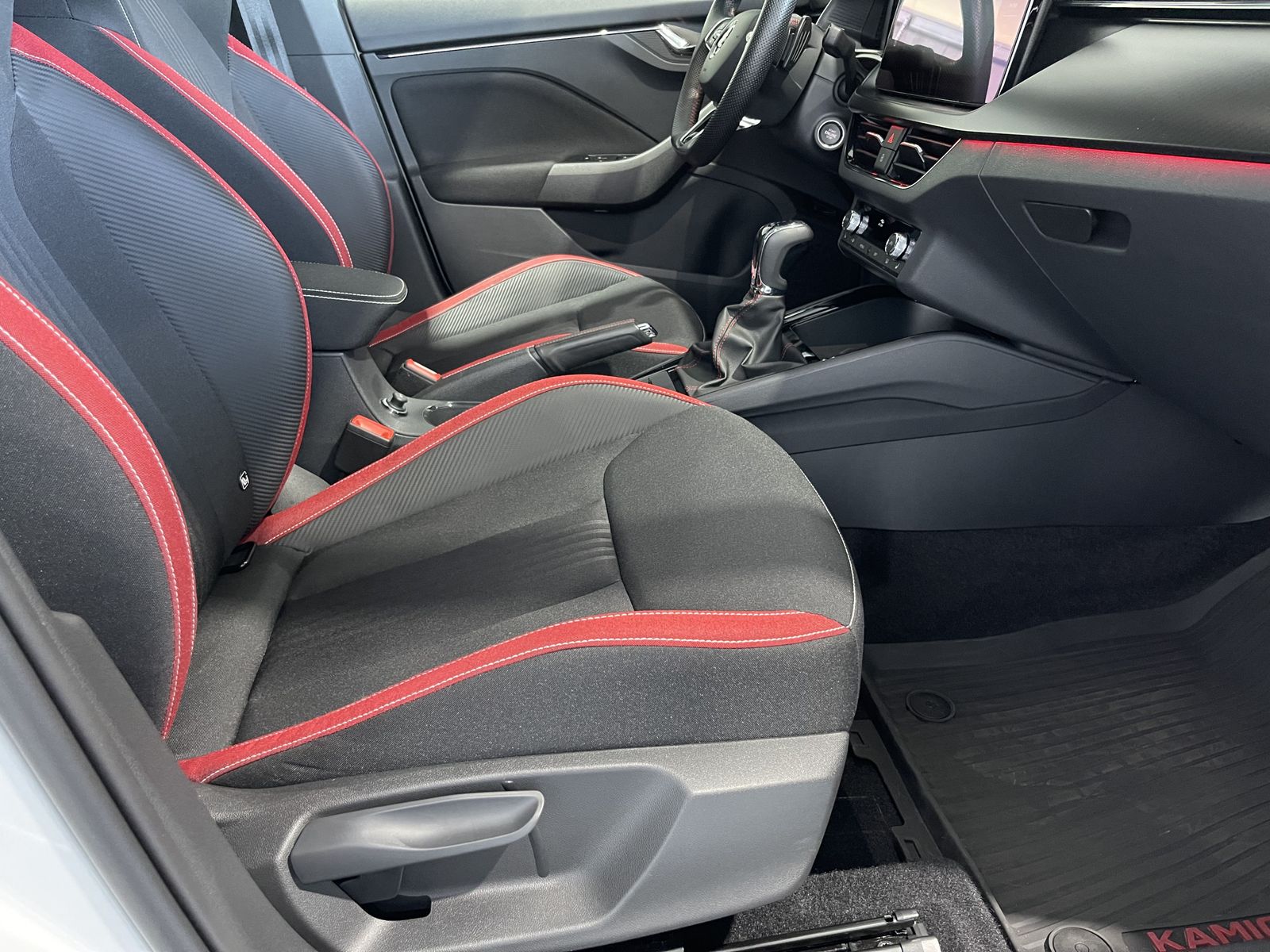 Fahrzeugabbildung SKODA Kamiq Monte Carlo 1.5 TSI*Pano*Cam*ACC*Virtual*