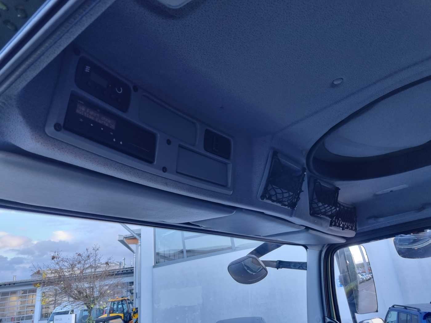 Fahrzeugabbildung Mercedes-Benz Axor 1829 A 4x4 Pritsche/Plane 10 Stück