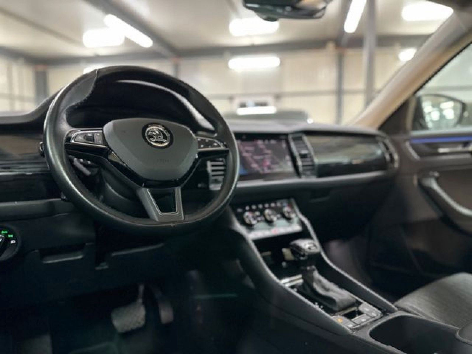 Skoda Kodiaq Style 4x4 GREENTEC*FMLY*PANO*CPLY*AHK*360 foto 12