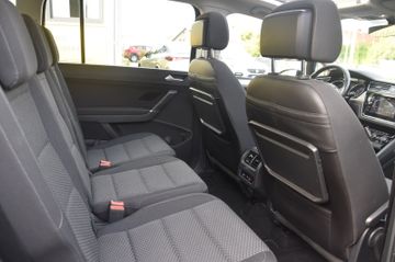 Volkswagen Touran - 11