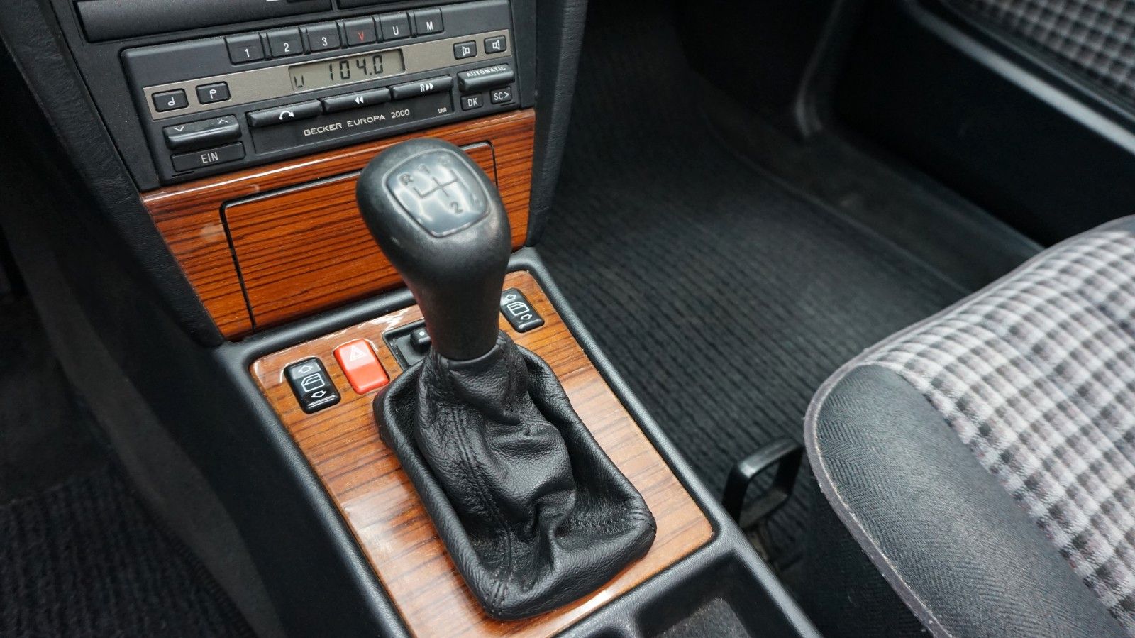 Fahrzeugabbildung Mercedes-Benz 190  Steuerkette in 2025 neu TÜV neu