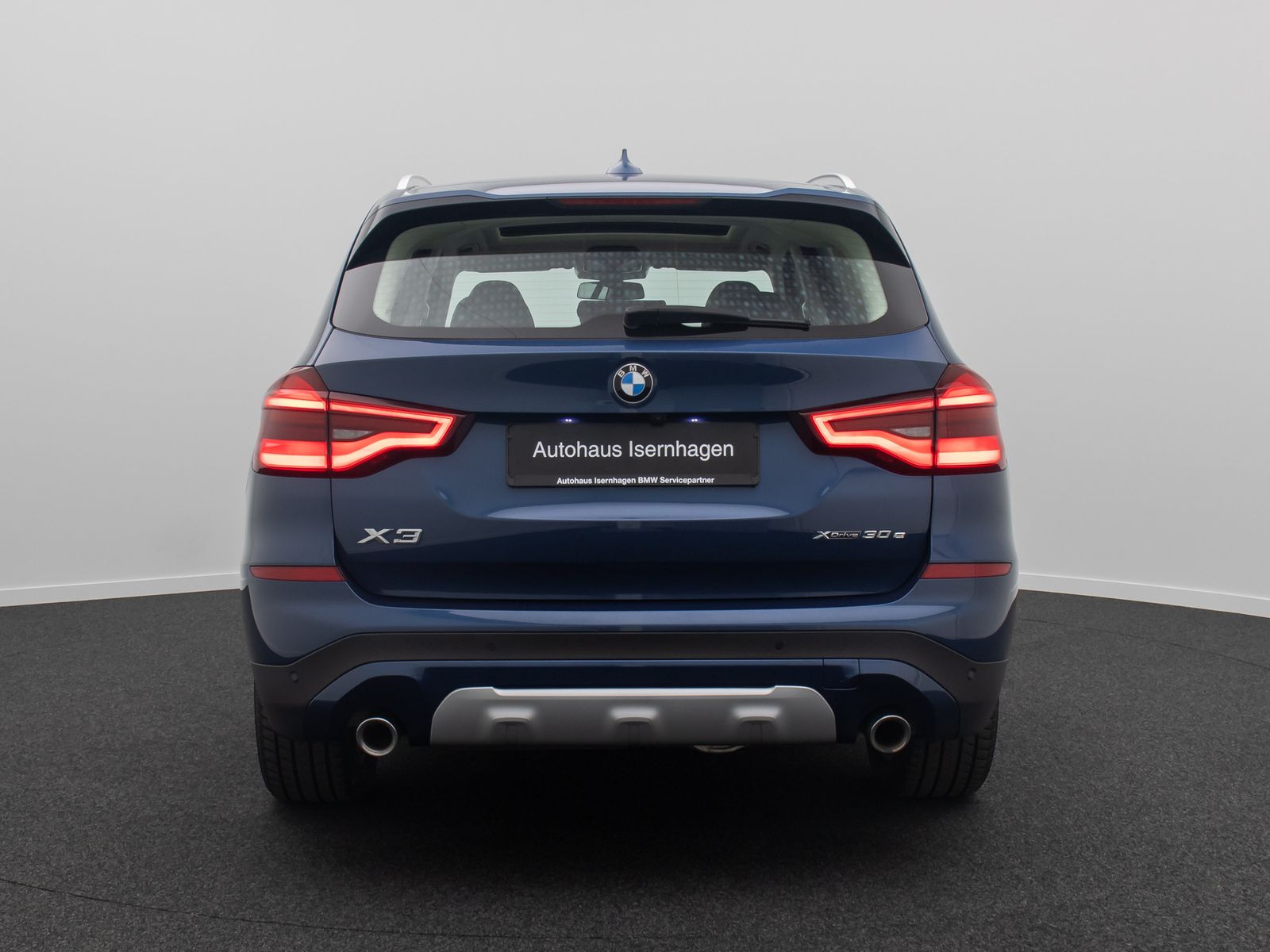 Fahrzeugabbildung BMW X3 xD30e xLine DAB Kamera AHK Alarm Panorama H/K