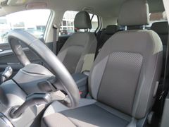 VW Golf VIII 2.0 TDI Active DSG LED Nav Ahk Rfk 16' VW Golf VIII 2.0 TDI Active DSG LED Nav Ahk Rfk 16'