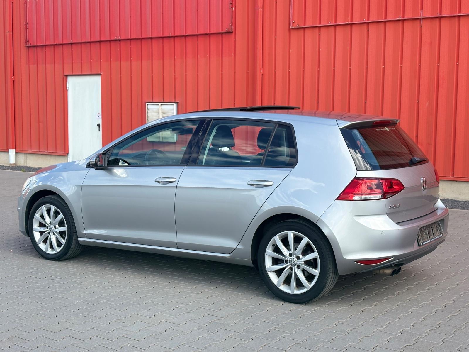 Volkswagen Golf VII Lim. Highline Pano Leder Bi-Xenon PDC