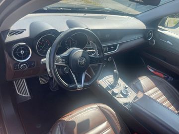 Alfa-Romeo Stelvio - 9
