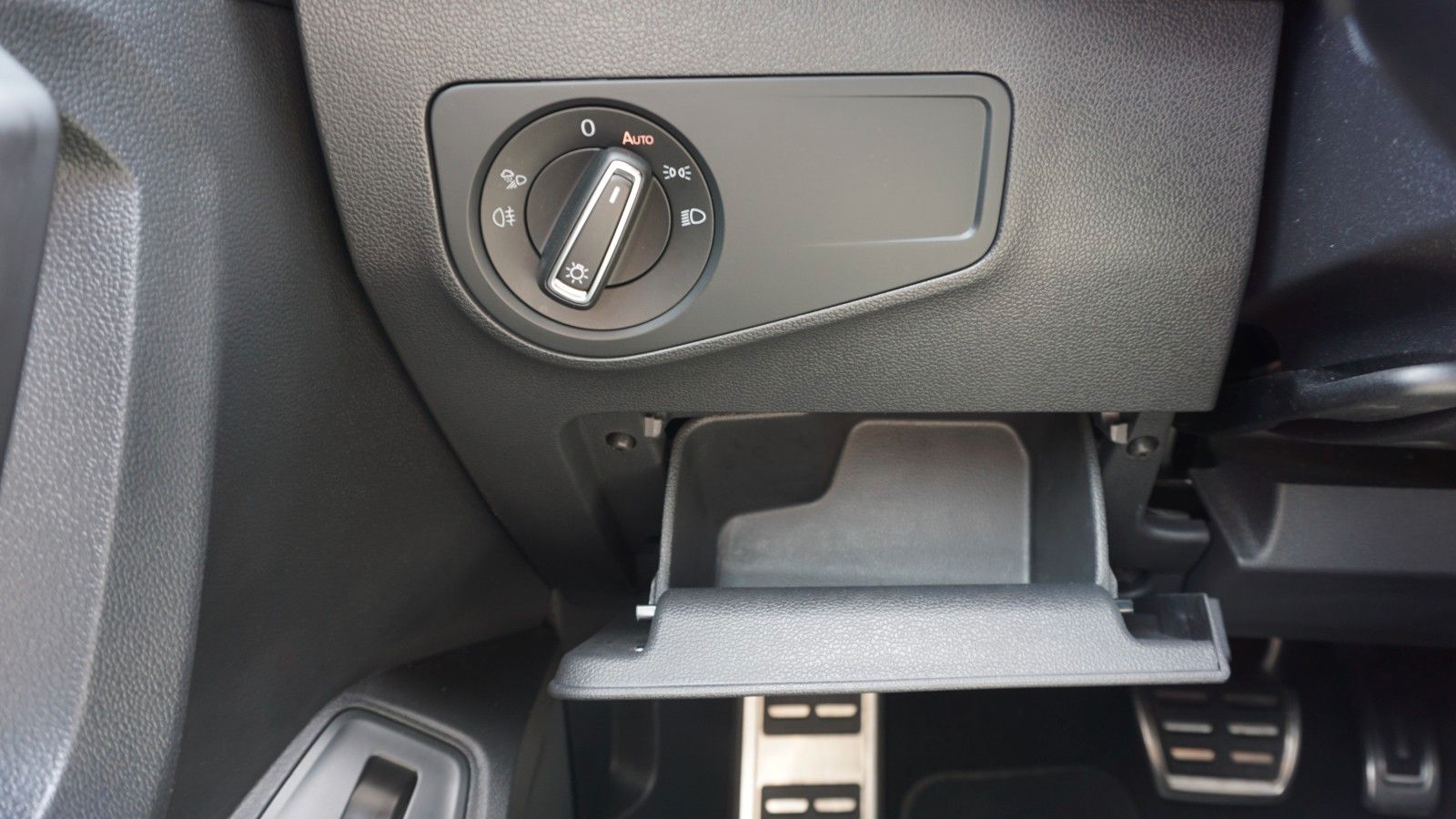 Fahrzeugabbildung Volkswagen Tiguan Allspace R-Line 4M LED,Navi,PDC,AHK