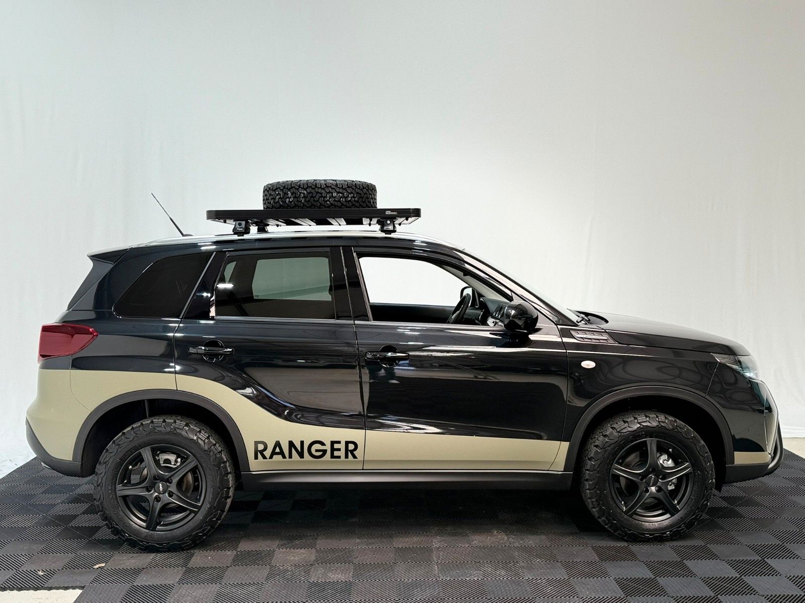 Fahrzeugabbildung Suzuki Vitara 1.4 Mild-Hybrid Comfort 4x4 - RTR Ranger