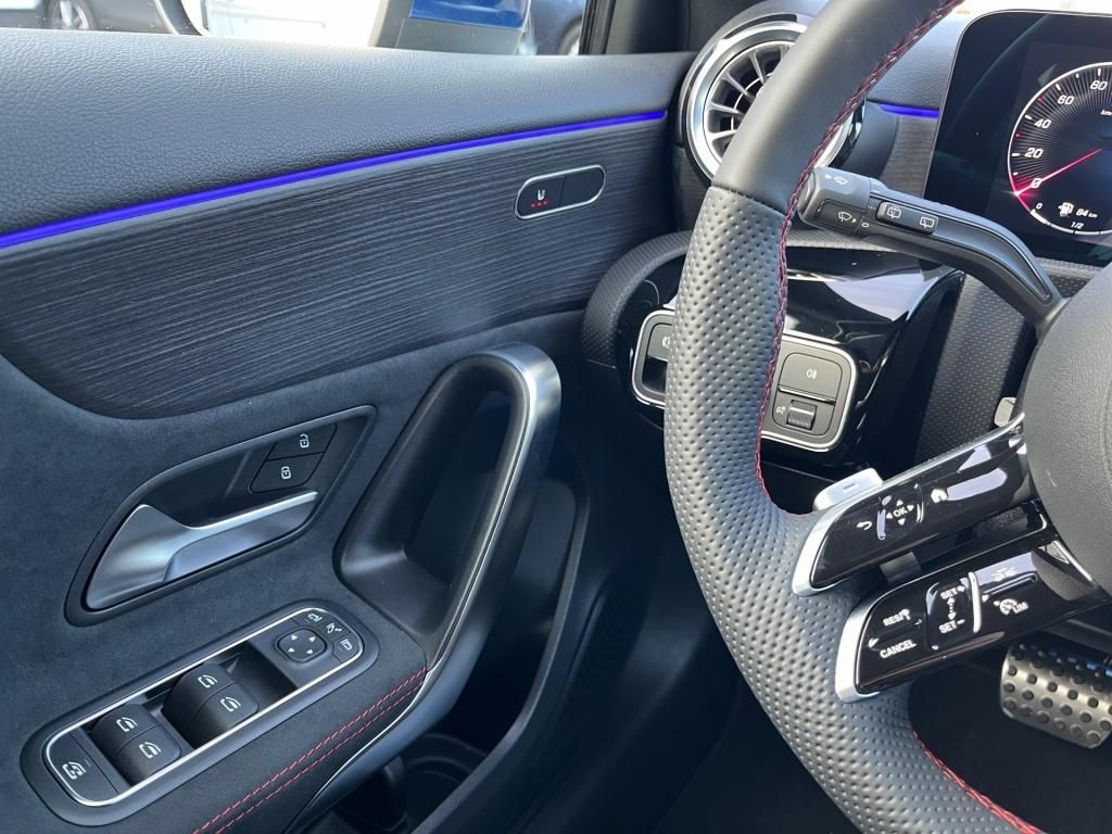 Fahrzeugabbildung Mercedes-Benz A 180 +AMG-ADVANCED-PLUS+WINTER-PAKET+DISTRONIC+