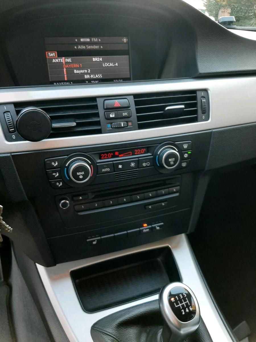 BMW 320 2009 — photo 11