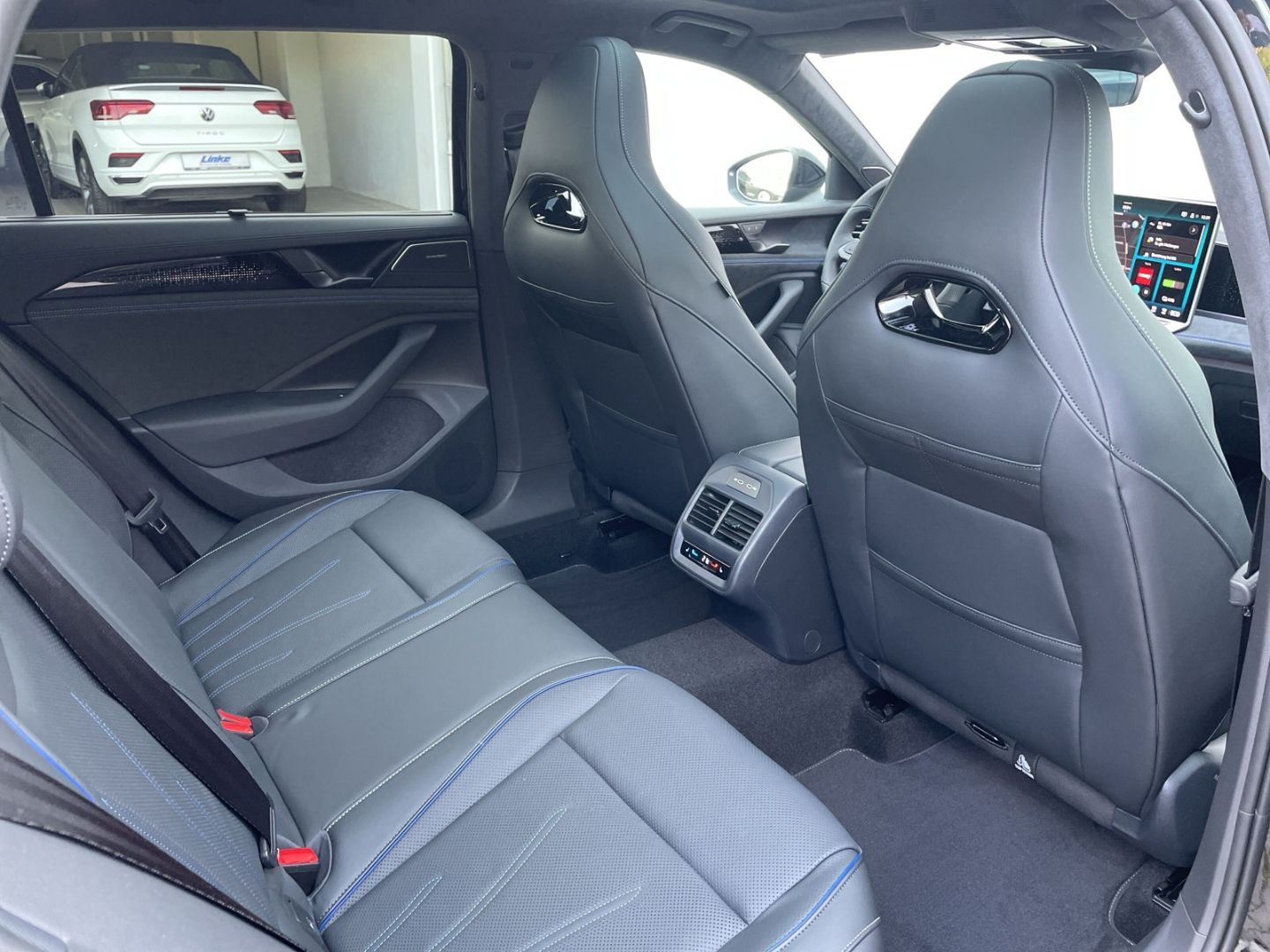 Passat Variant R-Line Signature 1.5 TSI eHybrid