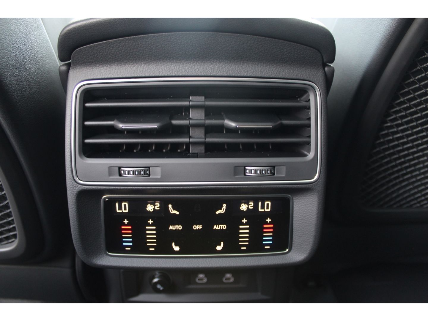 SQ7 4.0TFSI qu.Tiptr.- S-Sitze*Carbon*Pano*B&O!!