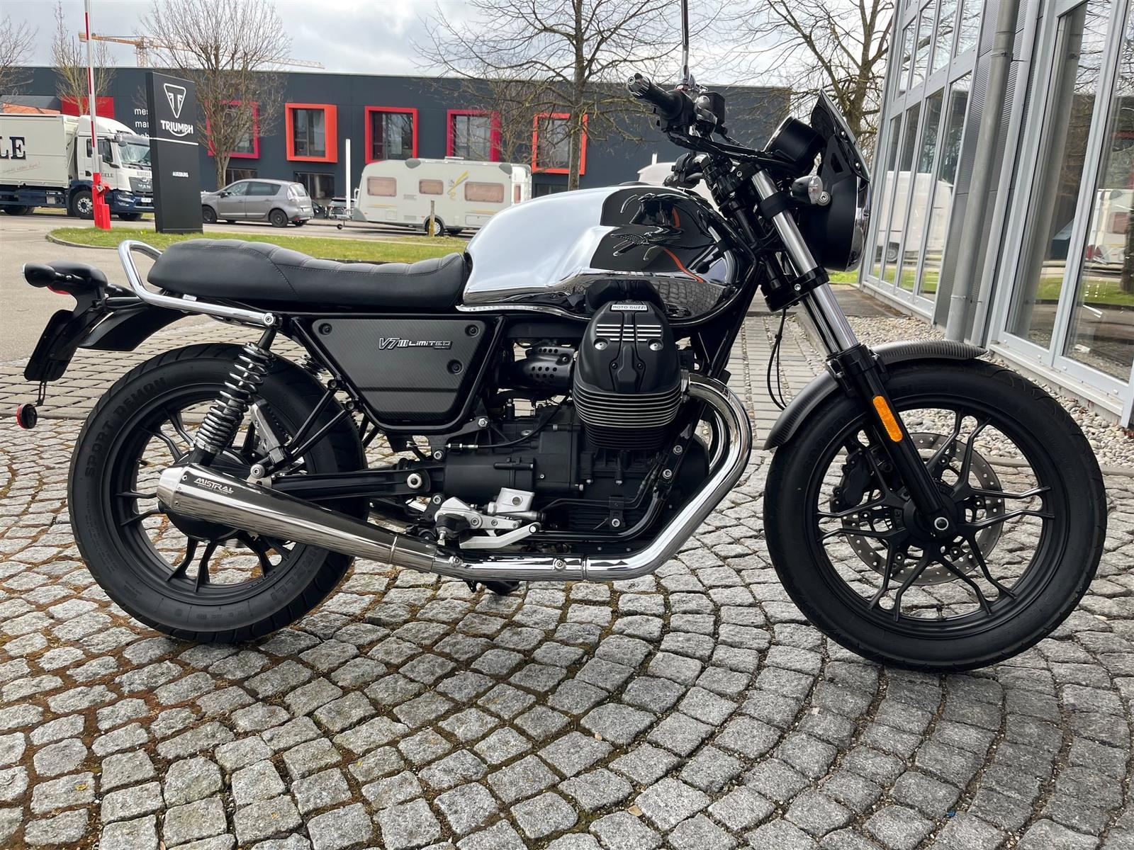 Moto Guzzi V7 III Carbon Limited Edition 261/500 /Mistral
