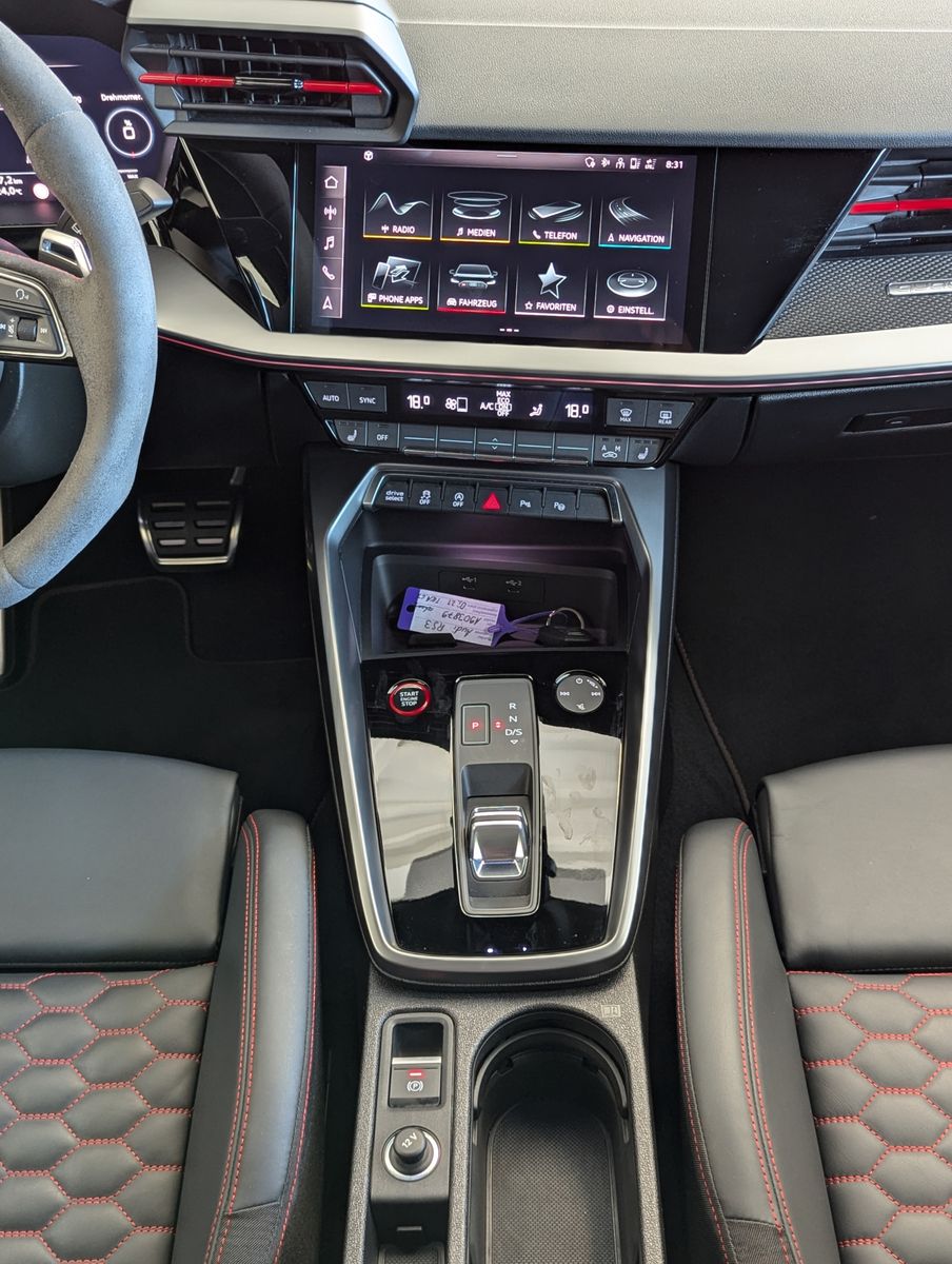 AUDI RS 3 2.5 TFSI quatt Matrix HUD Nappa Cam B&O 19" - Image 19