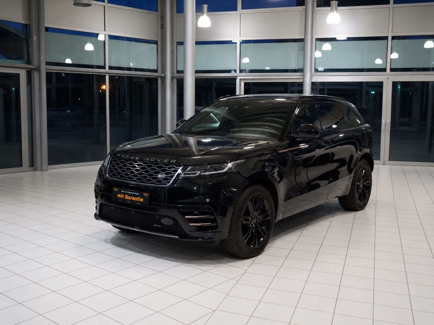 Land Rover Range Rover Velar 2.0 P250 R-DYNAMIC AWD 13tkm foto 2