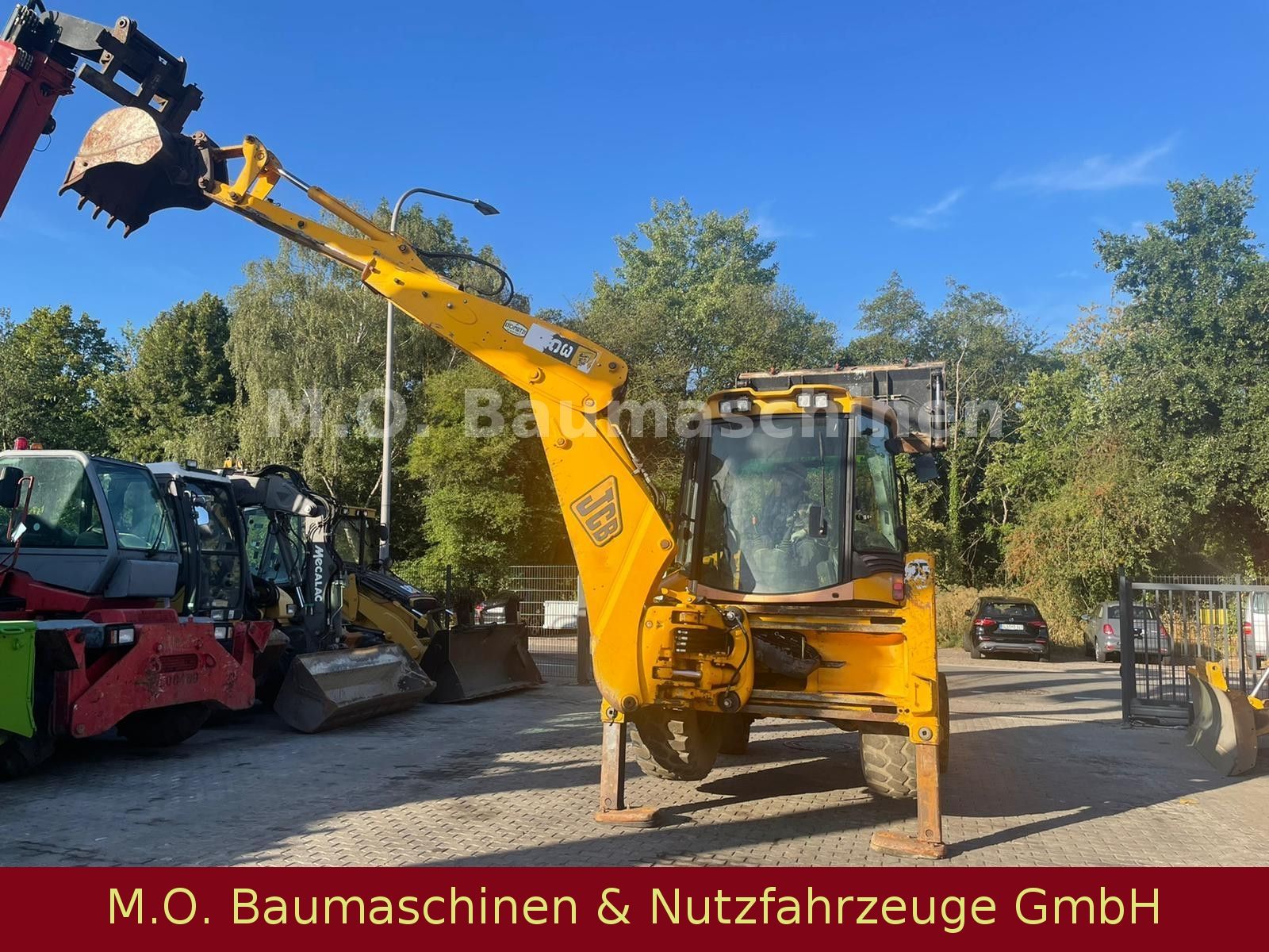 Fahrzeugabbildung JCB 3CX / 3 x Schaufel /TEL/Klappschaufel/