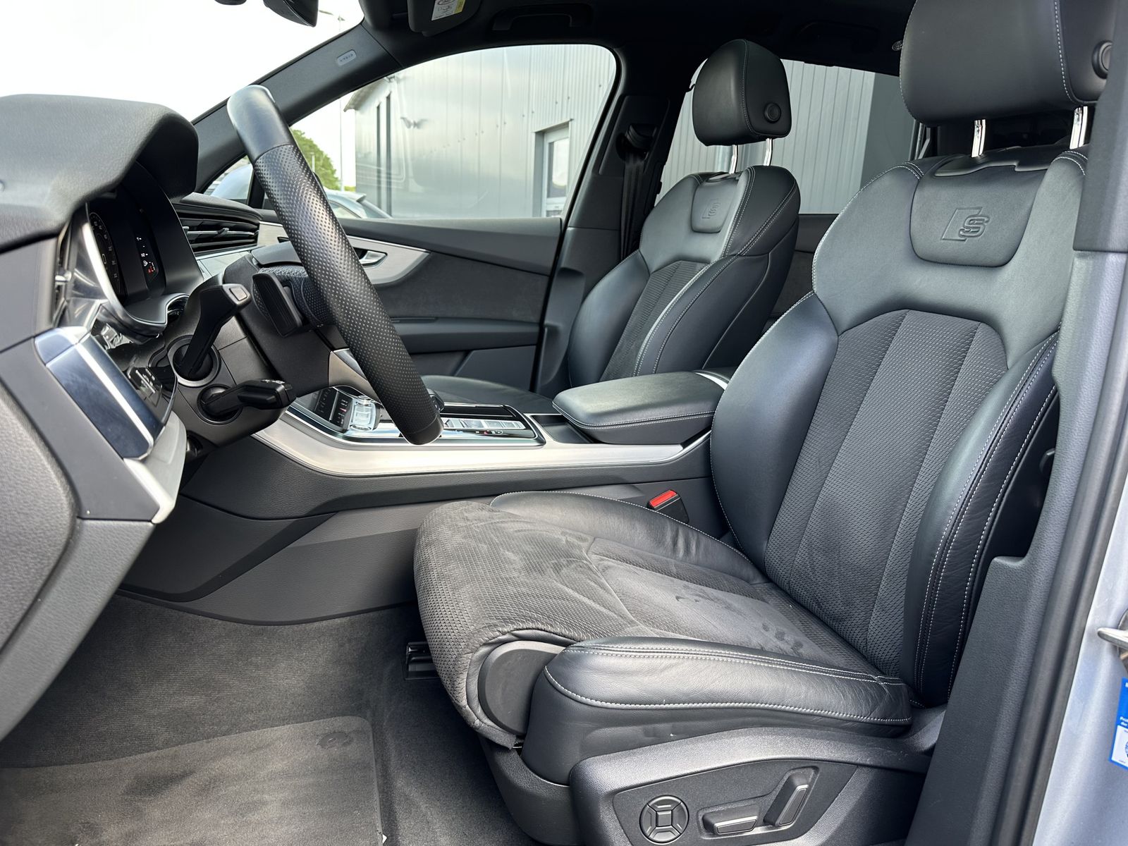 Fahrzeugabbildung Audi Q7 55 TFSI e Qu S-Line NAV+LED+KAM+PANO+VCOCKPIT