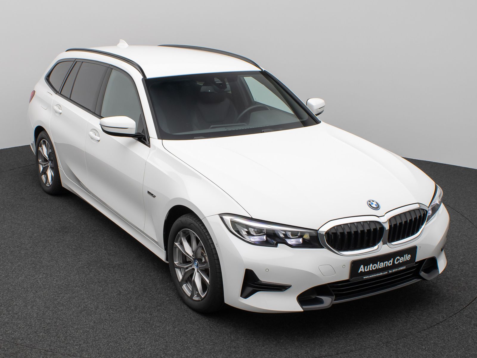 Fahrzeugabbildung BMW 320e  Sport Line DAB HiFi CockPitPro PDC Alarm