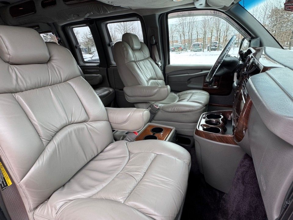 Fahrzeugabbildung Chevrolet Express Chevy Van Explorer Ltd. 70 Tkm 22"