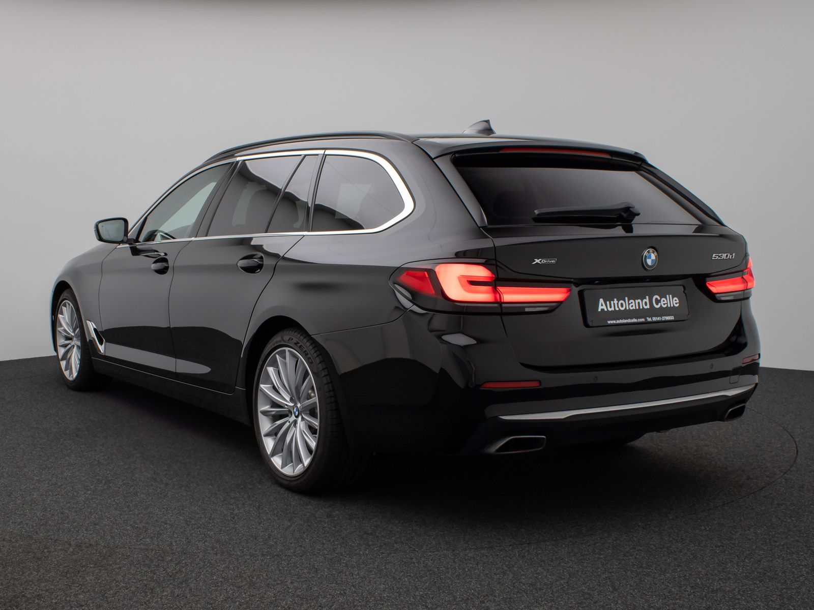 Fahrzeugabbildung BMW 530d xD Luxury Line Laser HUD DAB H/K AHK 19Zoll