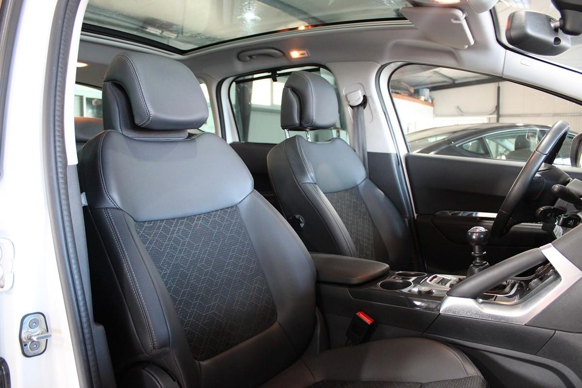 Peugeot 3008 Allure 1,6*TÜV NEU*SCHECKHEFT*NAVi*1.HAND*