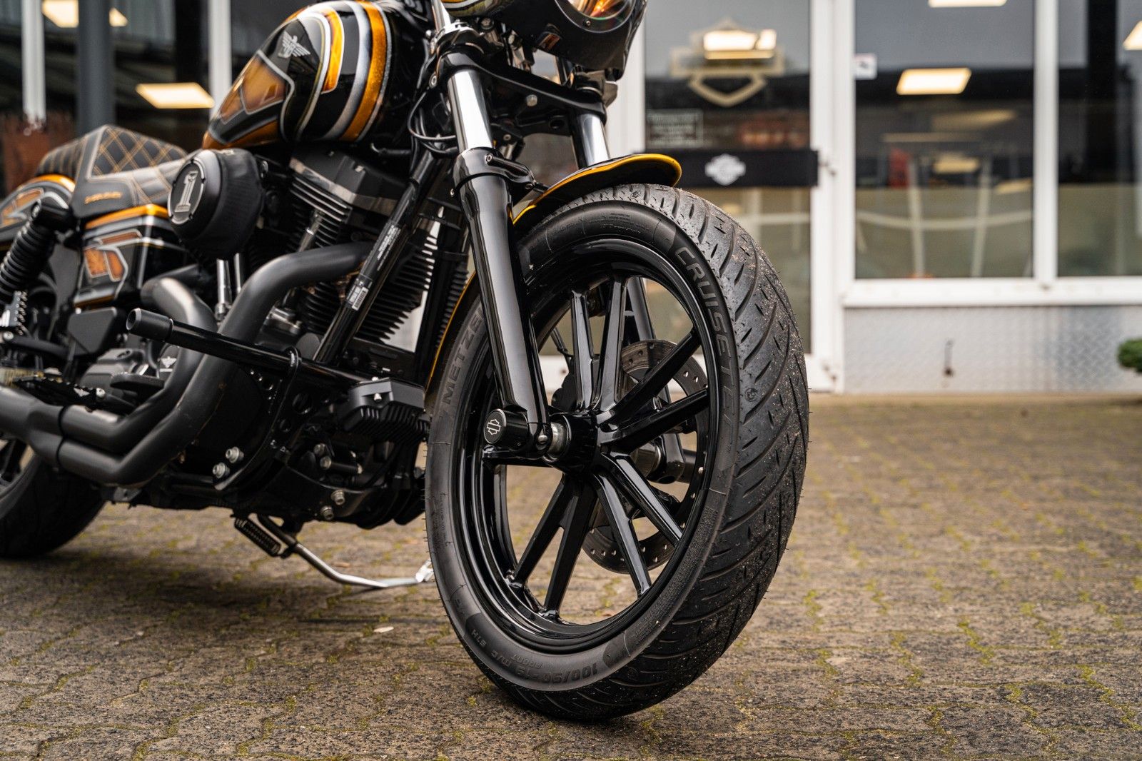 Fahrzeugabbildung Harley-Davidson Dyna Street Bob Ltd. Heinz Bikes Clubstyle 1of1