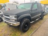 Chevrolet Suburban 4x4 5,7 Breit, Hoch, Stark Top Zustand - schwarze Chevrolet Suburban