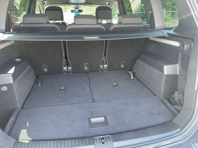 Touran R-Line TSi DSG 7S Navi AZV LED