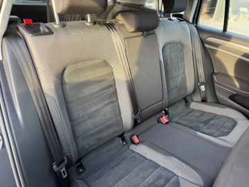 Volkswagen Golf - 11