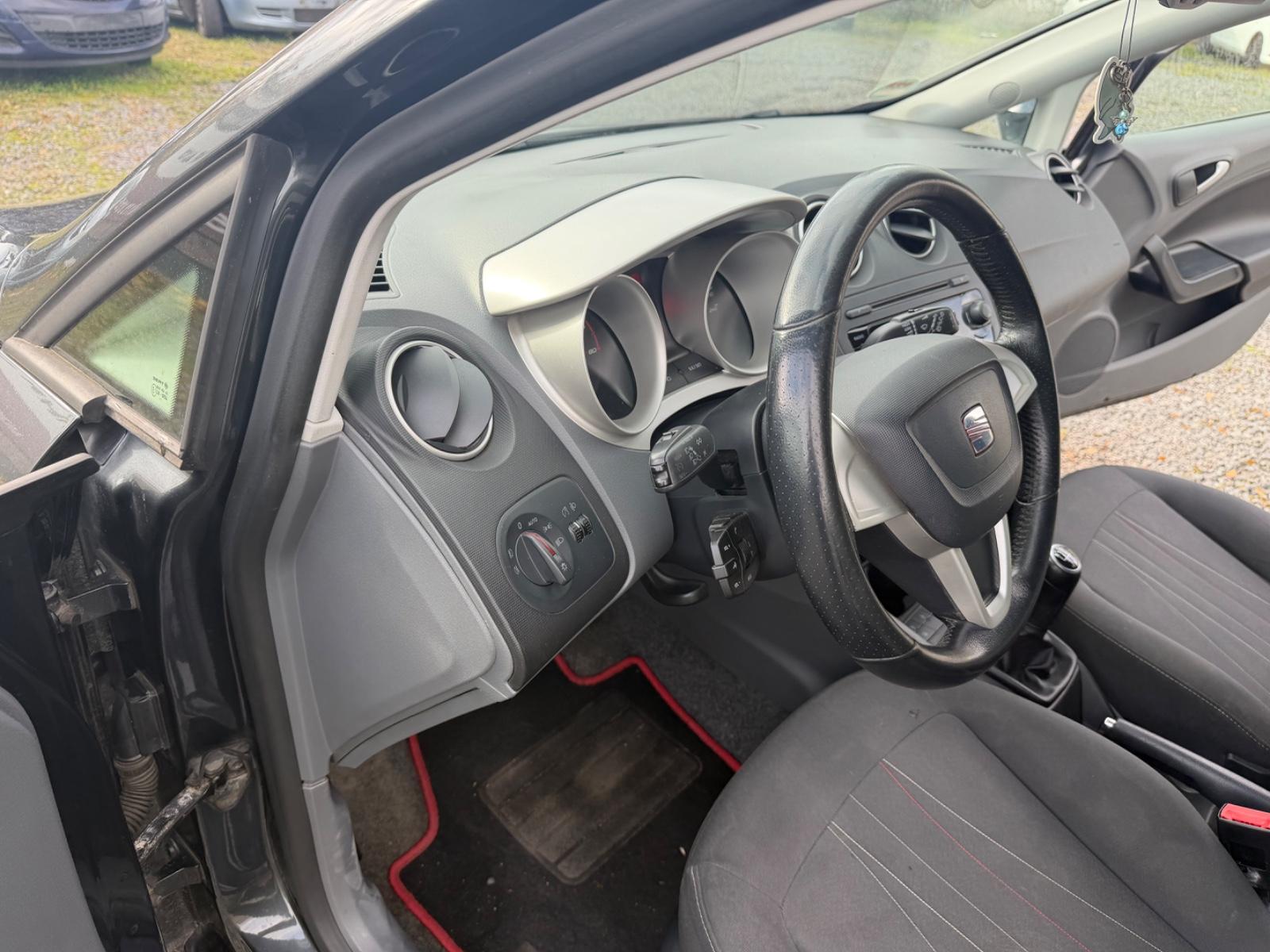 Seat Ibiza 2011 — photo 18