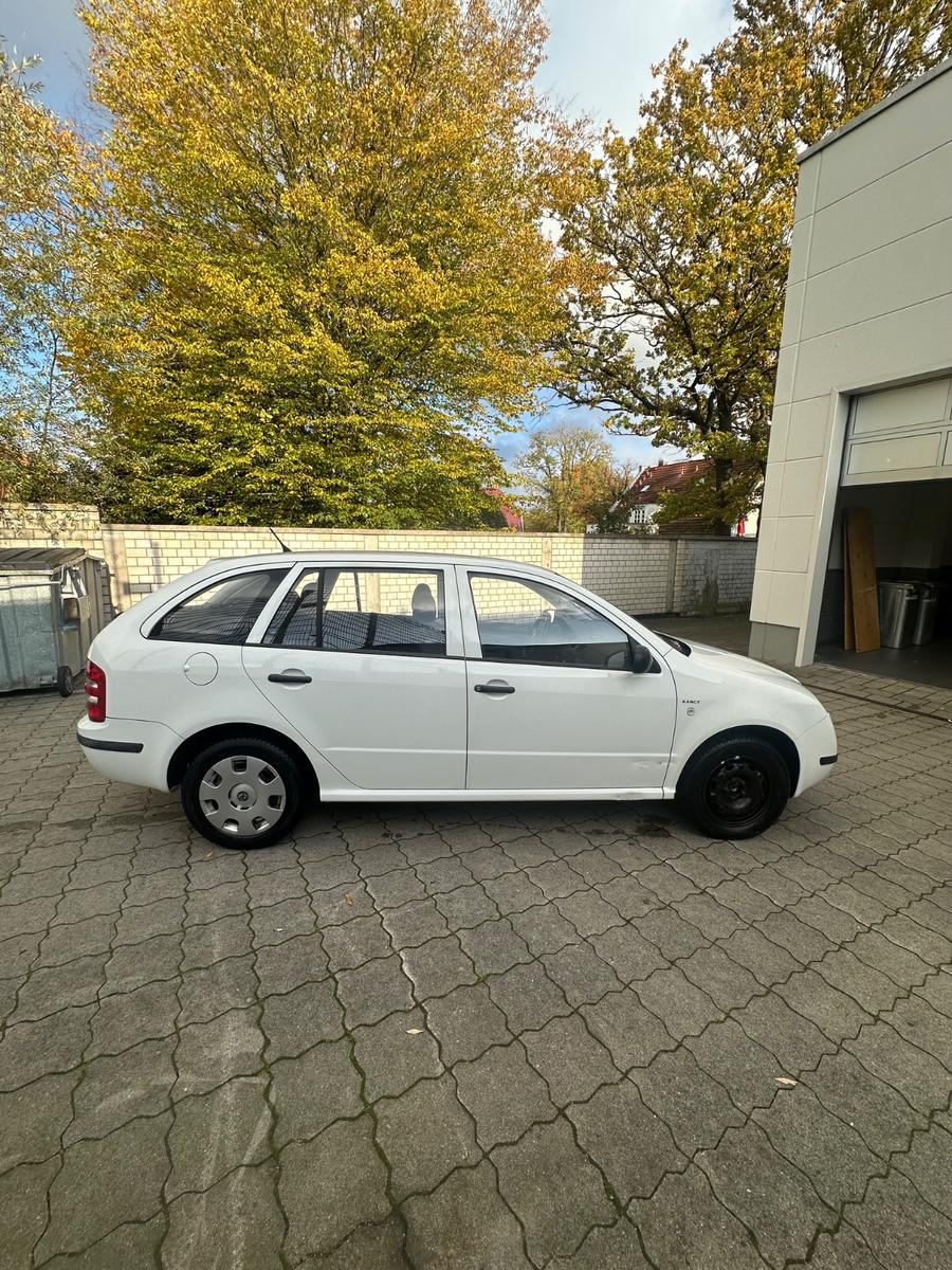 Skoda Fabia 2004 — photo 7