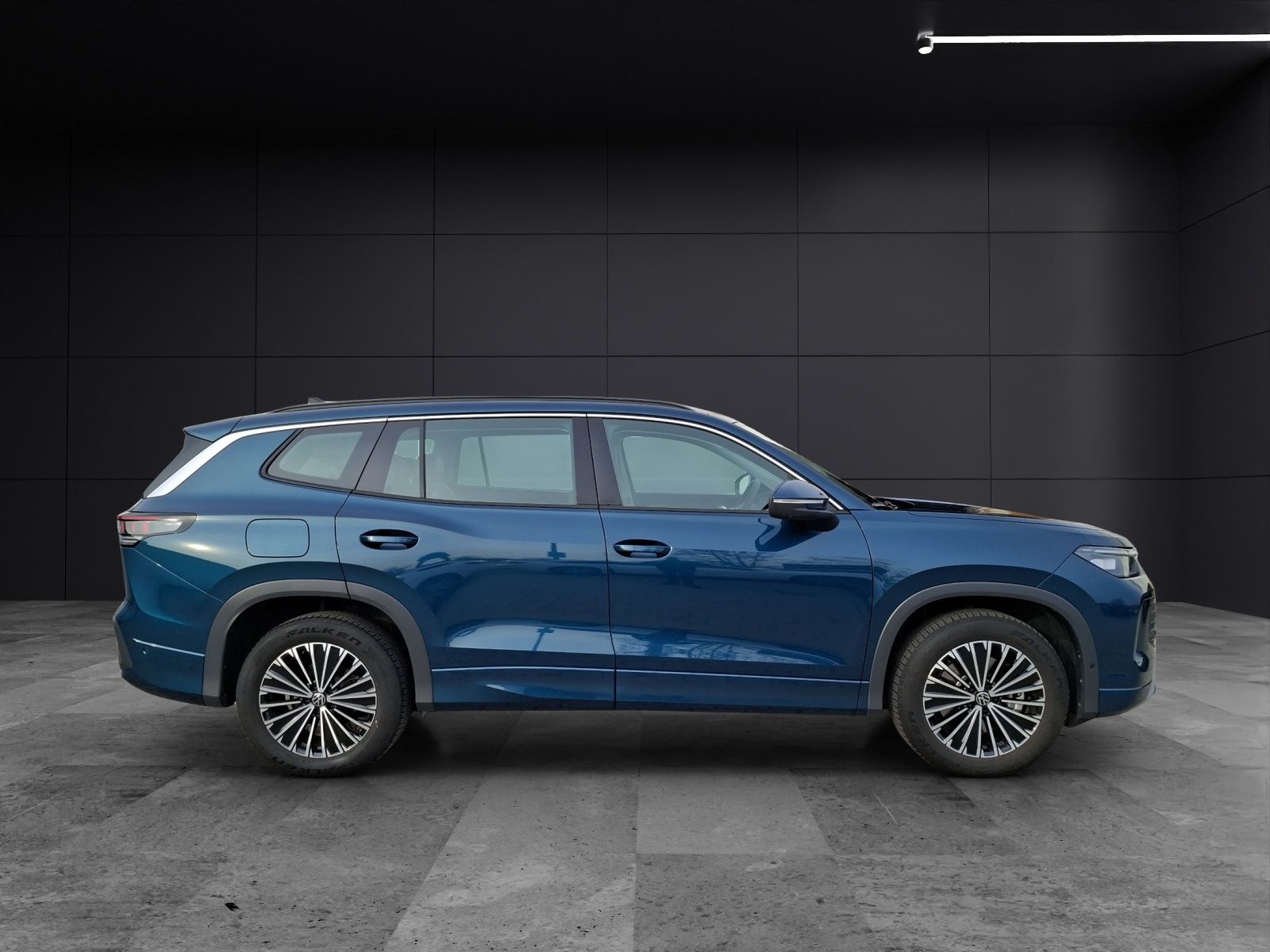 Fahrzeugabbildung Volkswagen Tayron eTSI Life DSG 7-Si Matrix AHK Navi AID AC