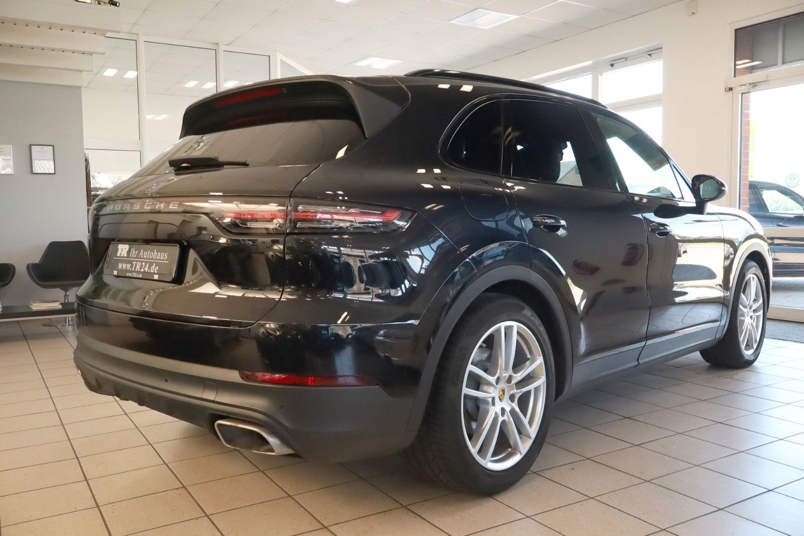 Fahrzeugabbildung Porsche Cayenne V6 Luftfederung, ACC, Keyless, DAB, LED