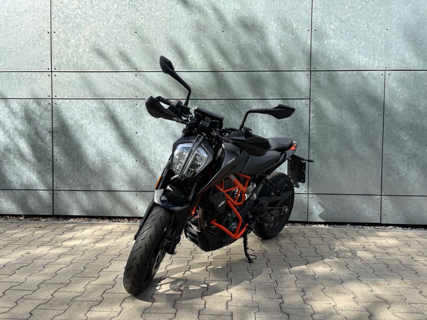 Fahrzeugabbildung KTM 390 Duke mit Tieferlegung 45 mm